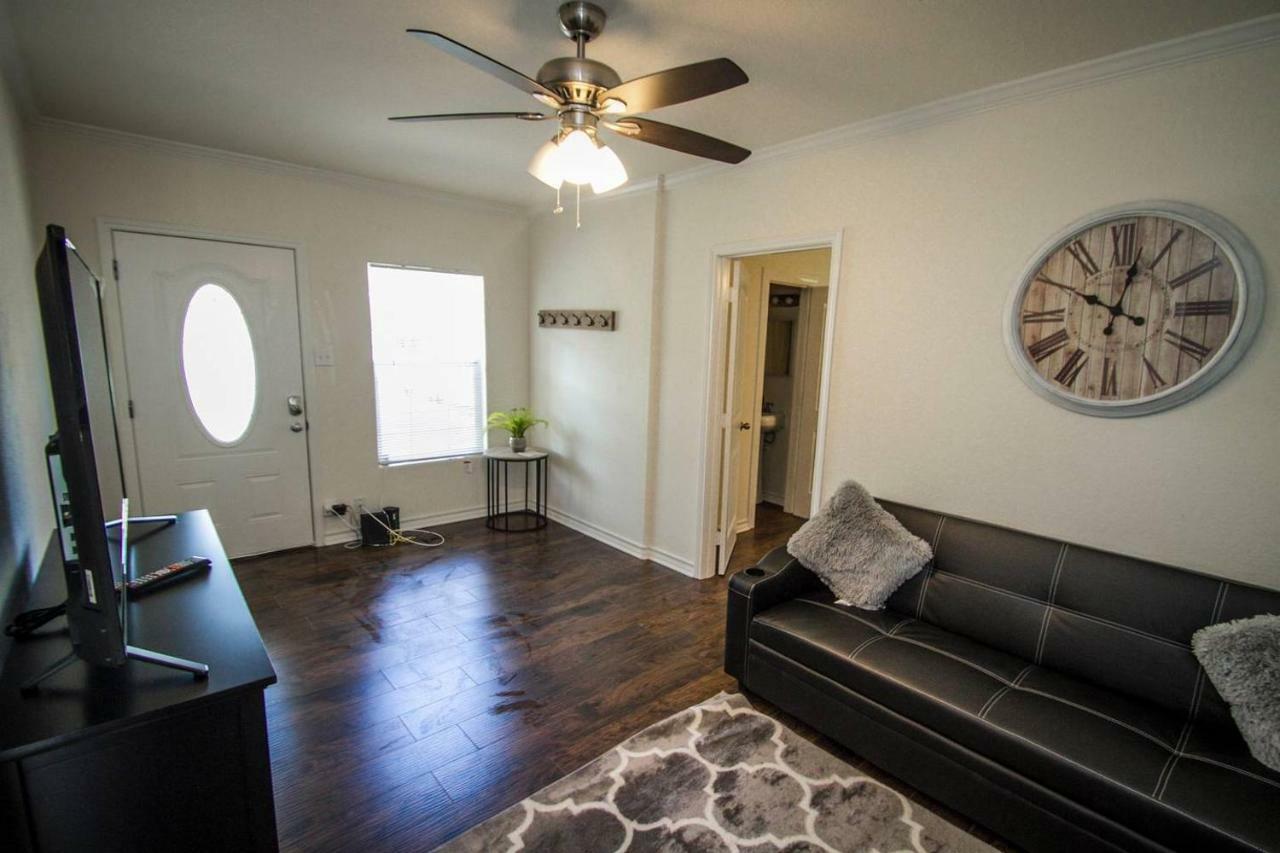 Hays St Cozy Remodeled 2Br/2Ba House Sleeps 8 Apartamento San Antonio Exterior foto